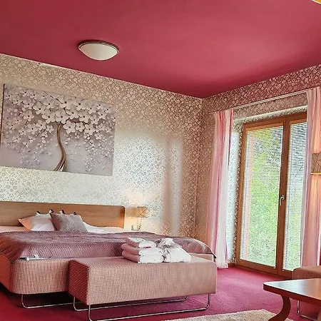 Rajska Zahrada 4* Nové Město nad Metují